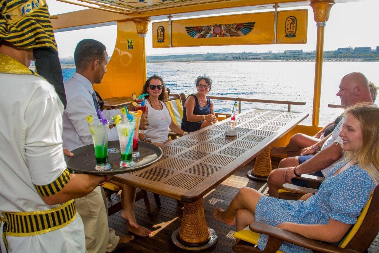 Nefertari Cruise Submarine in Hurghada – Snorkeling & Dining