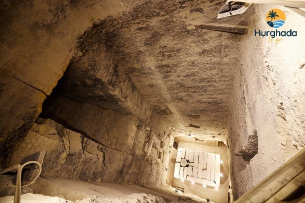 3 The Great Pyramid of Giza : A Marvel of Ancient Engineering King’s Chamber