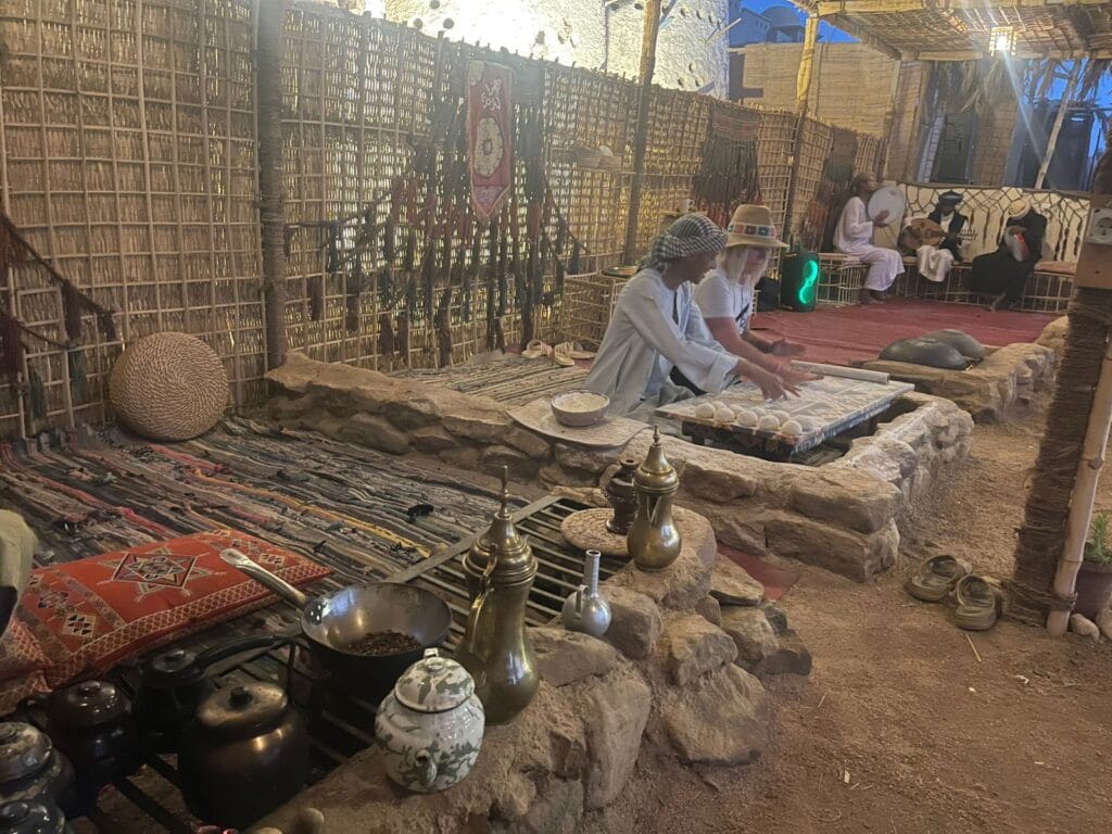 Unforgettable Hurghada Stargazing Desert Tour with BBQ Dinner & Folklore Show 2026 Hurghada Stargazing Desert Tour