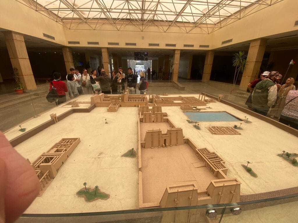 Louxor 1 jour mini van – Une excursion inoubliable au cœur de l’histoire louxor mini van