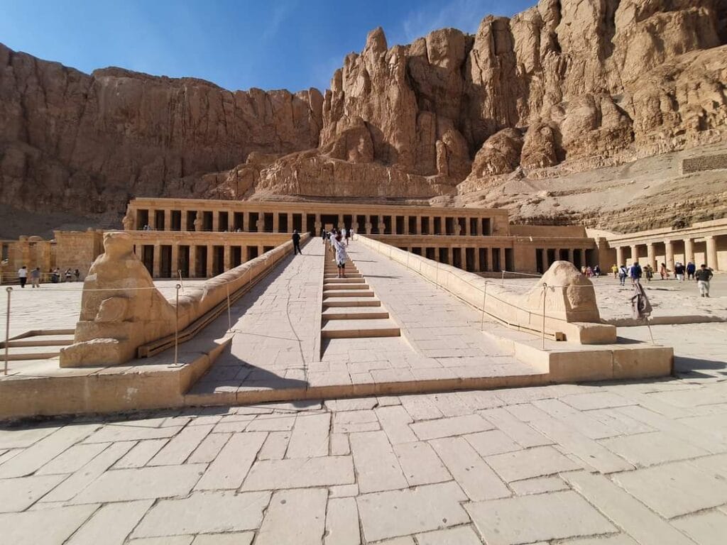 journey from Hurghada to Luxor