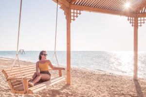 ICONIC SEA SWINGS AT ORANGE BAY
