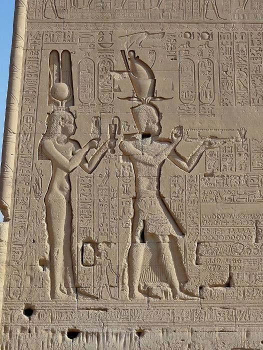 walls of dandara cleopatra